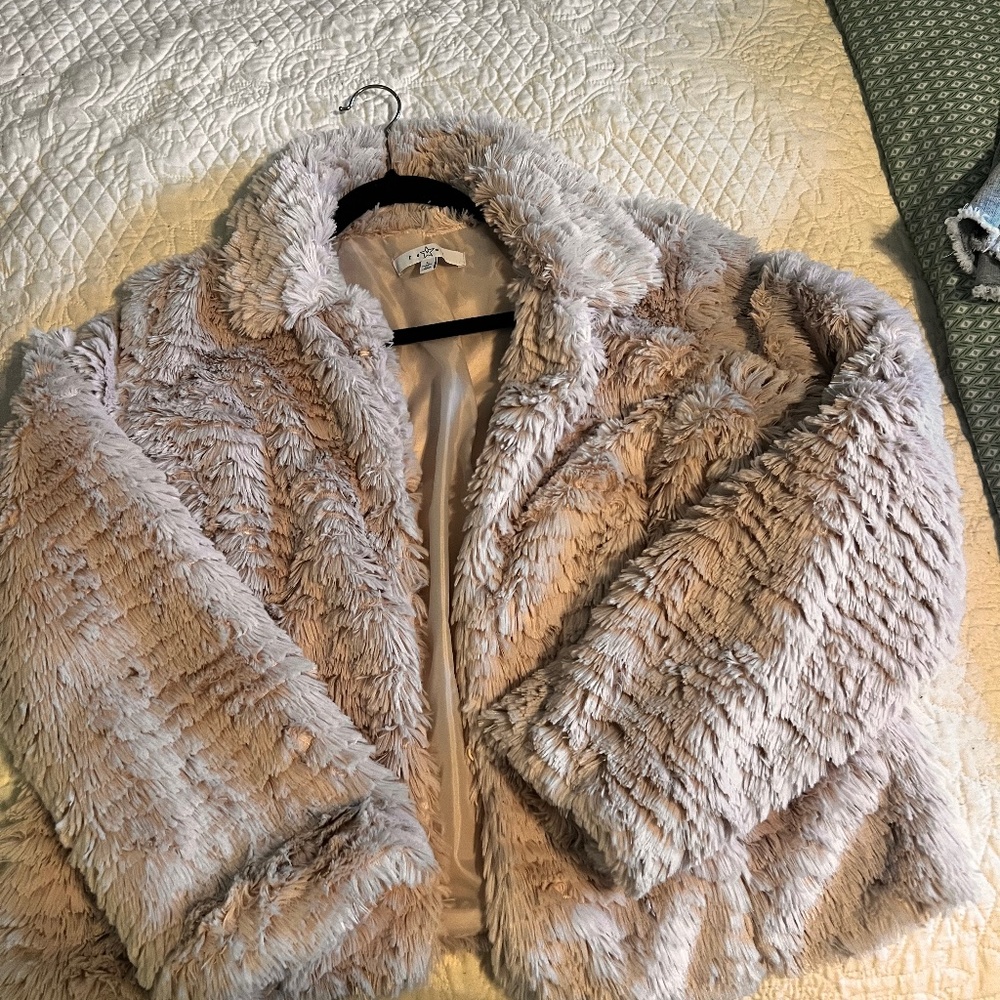 Cropped faux fur jacket